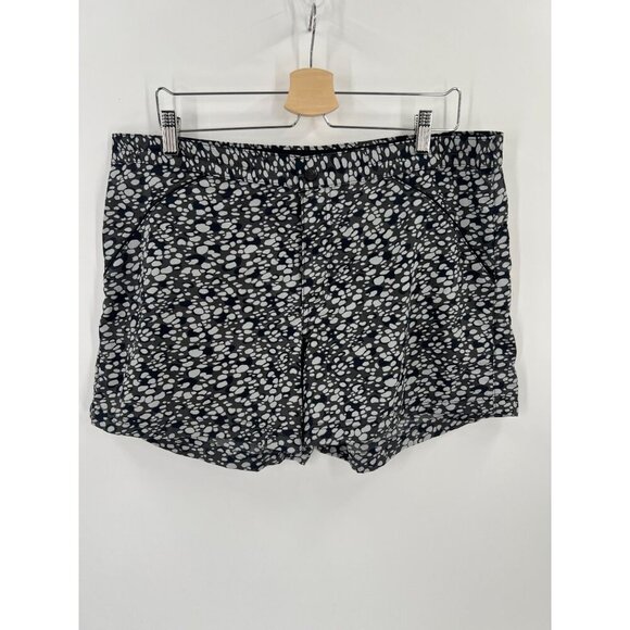 Columbia Women Size 16 Black & Gray Printed Lightweight Outdoor Nylon Shorts - Picture 1 of 10